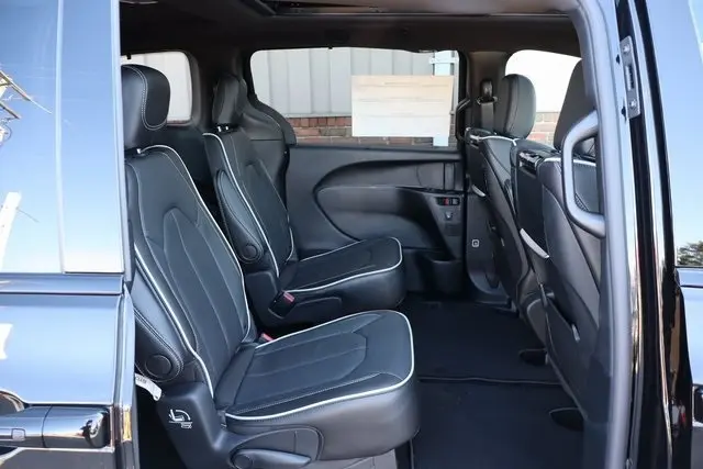 2026 Chrysler Pacifica Limited photo 52