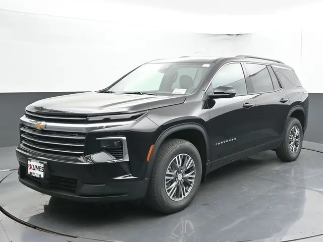 2026 Chevrolet Traverse 2LT photo 3