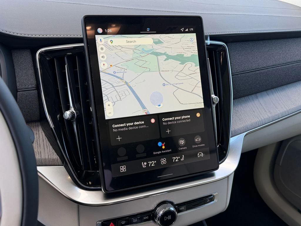 2026 Volvo - image 19