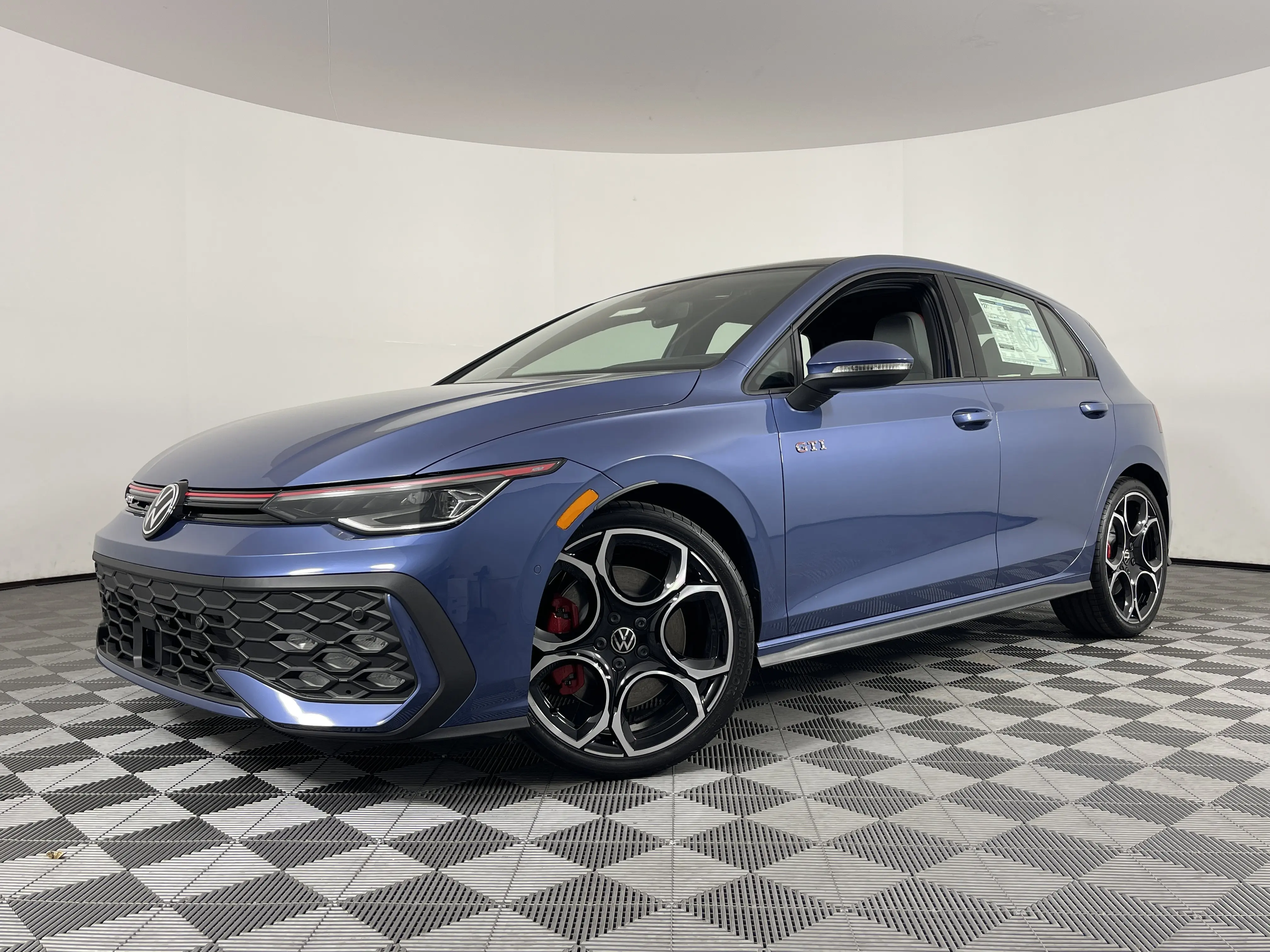 2025 Volkswagen Golf GTI Autobahn photo 2