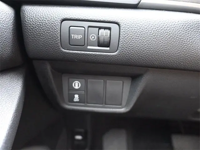 2018 Honda Accord LX photo 23