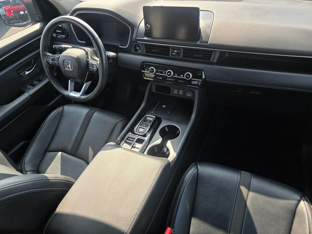 2025 Honda Pilot Touring - Photo 16