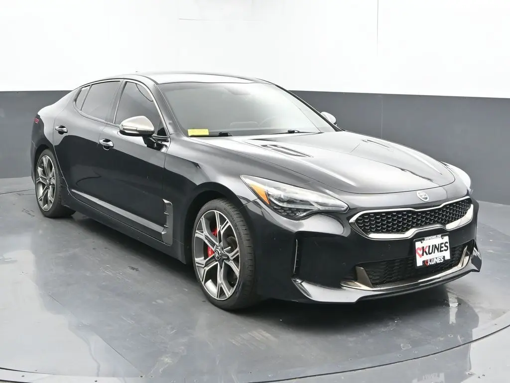 2019 Kia Stinger GT photo 2