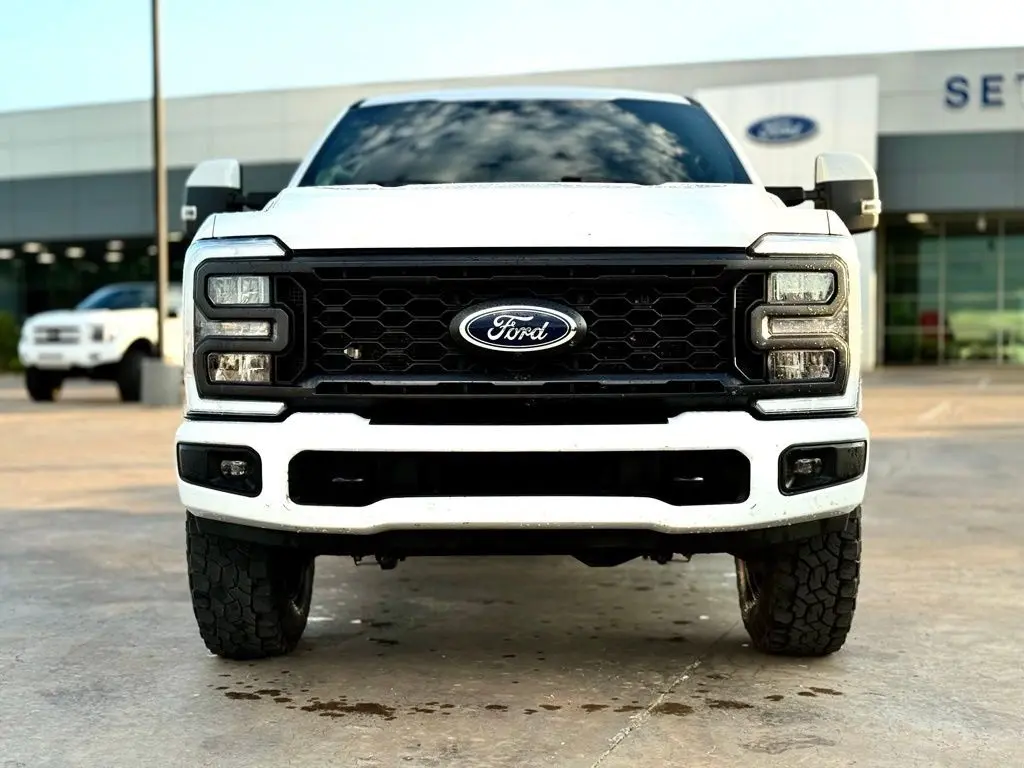 2023 Ford F-250 photo 3