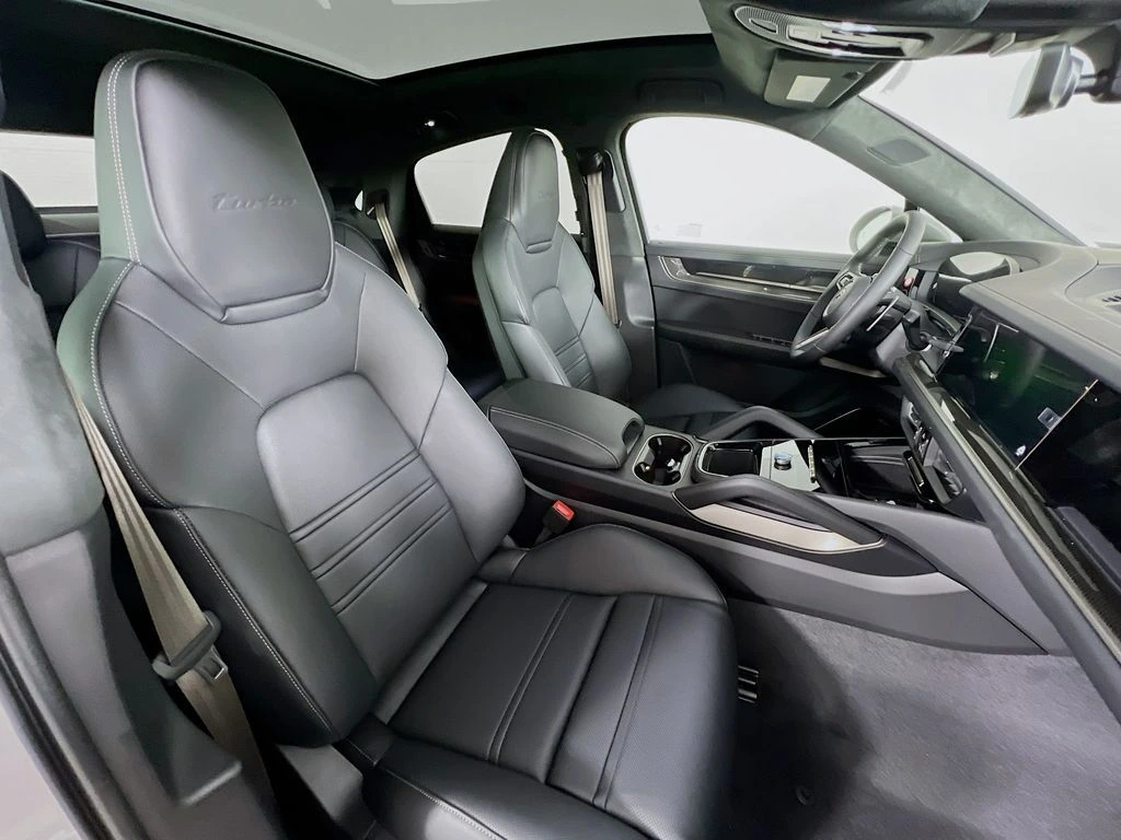 2026 Porsche Cayenne Coupe Turbo E-Hybrid - Photo 30