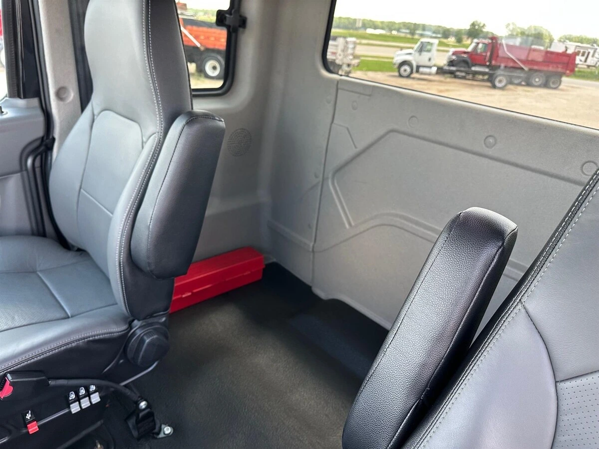 2025 International HV - image 7