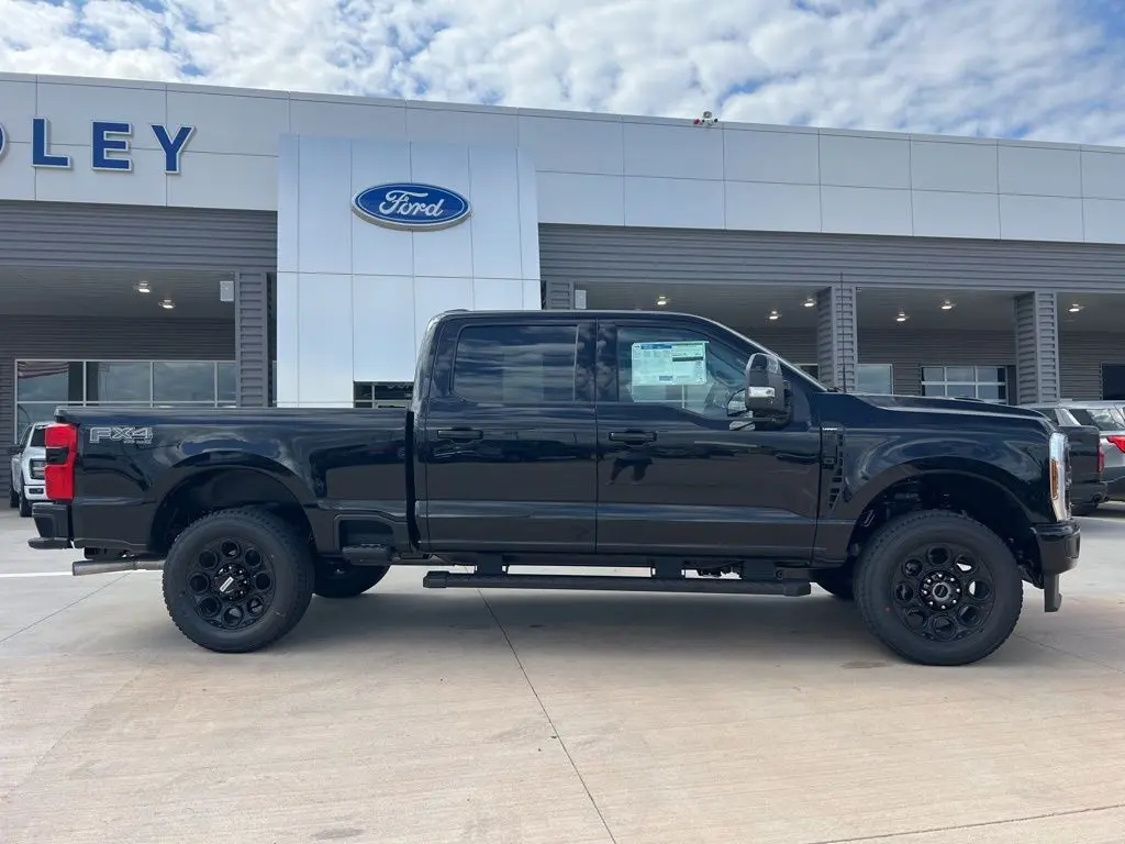 2026 Ford F-250 photo 3