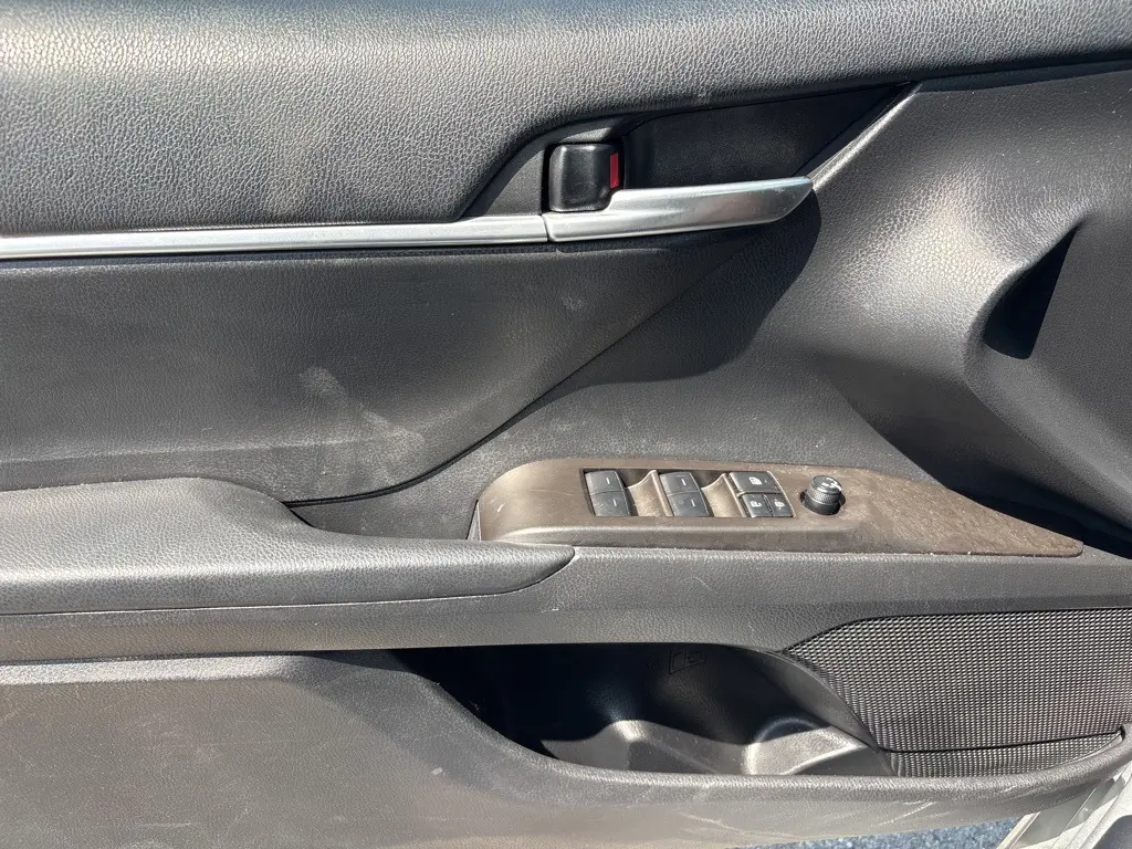 2023 Toyota Camry SE photo 21
