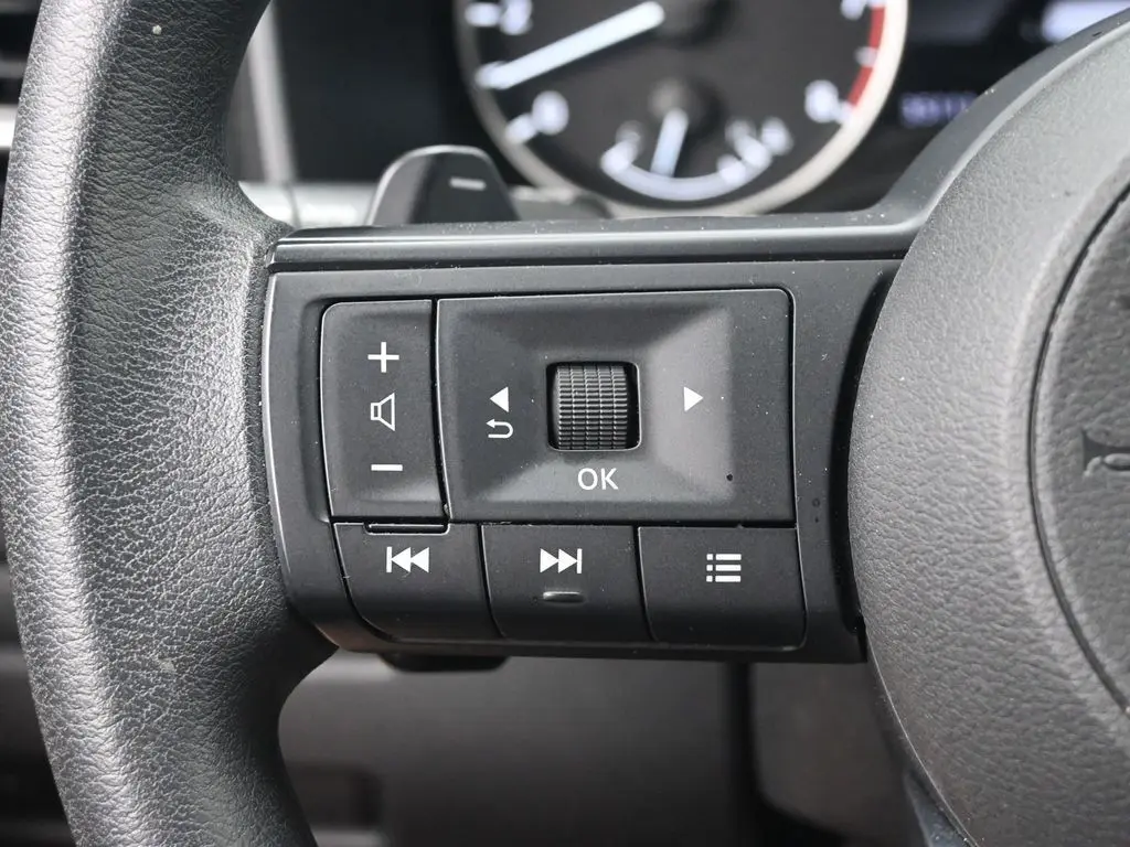 2024 Nissan Rogue SV AWD photo 9