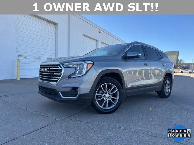 2024 GMC Terrain SLT's photo