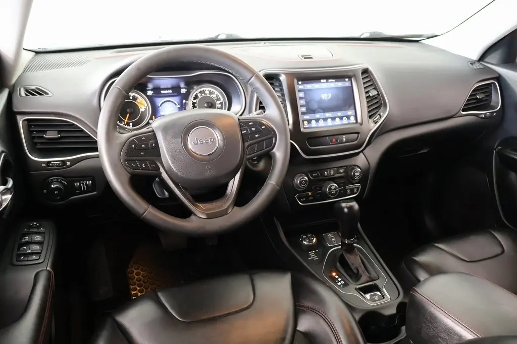 2022 Jeep Cherokee Trailhawk photo 2
