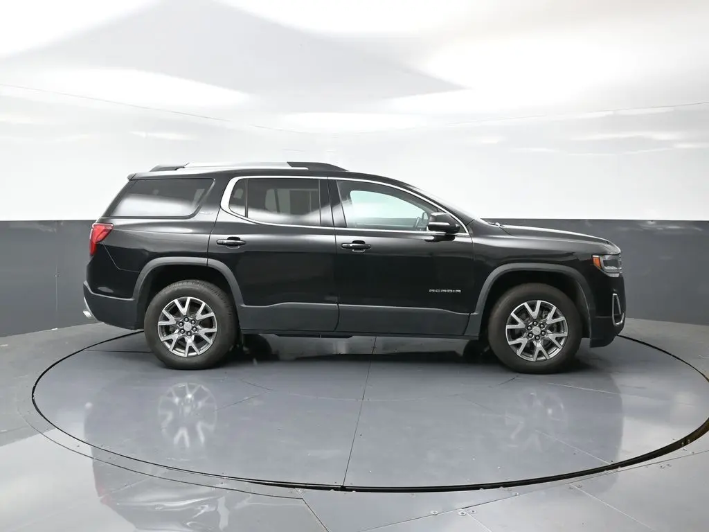 2023 Gmc Acadia SLT photo 2