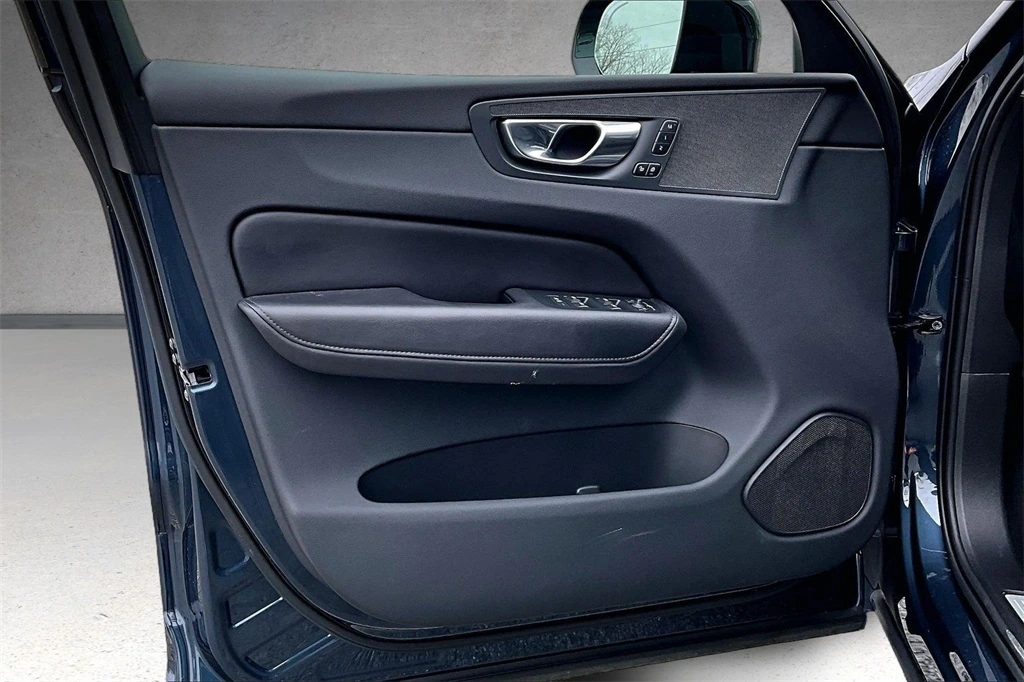 2023 Volvo - image 19