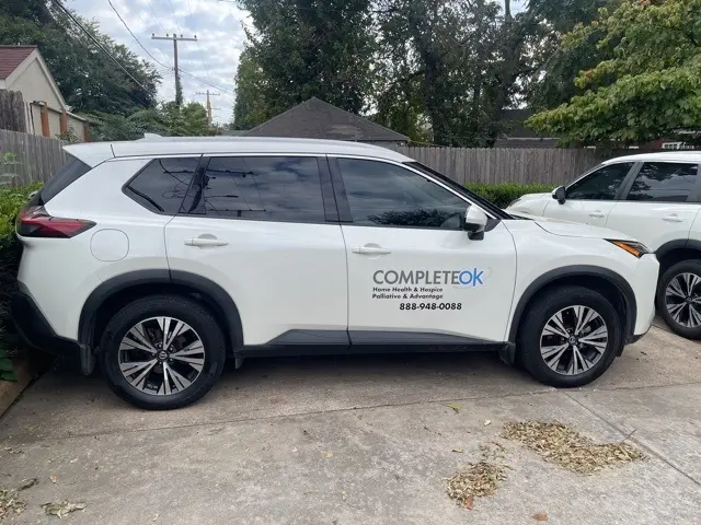 2021 Nissan Rogue SV photo 3