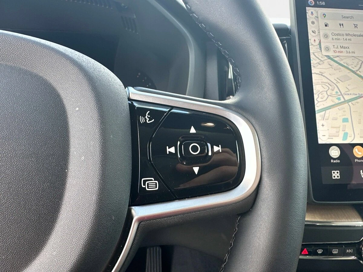 2026 Volvo - image 26