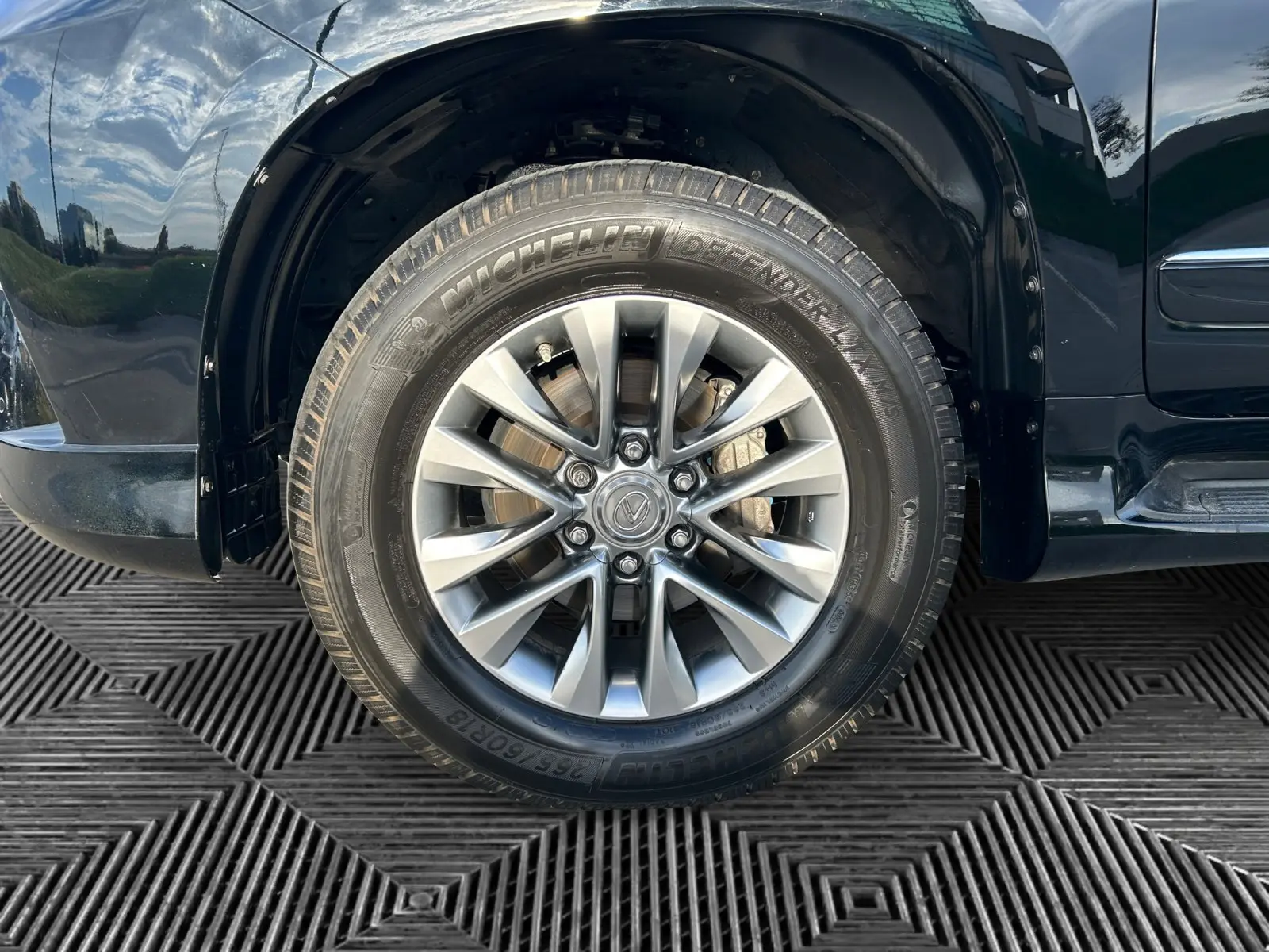 2018 Lexus GX 460 Luxury photo 13