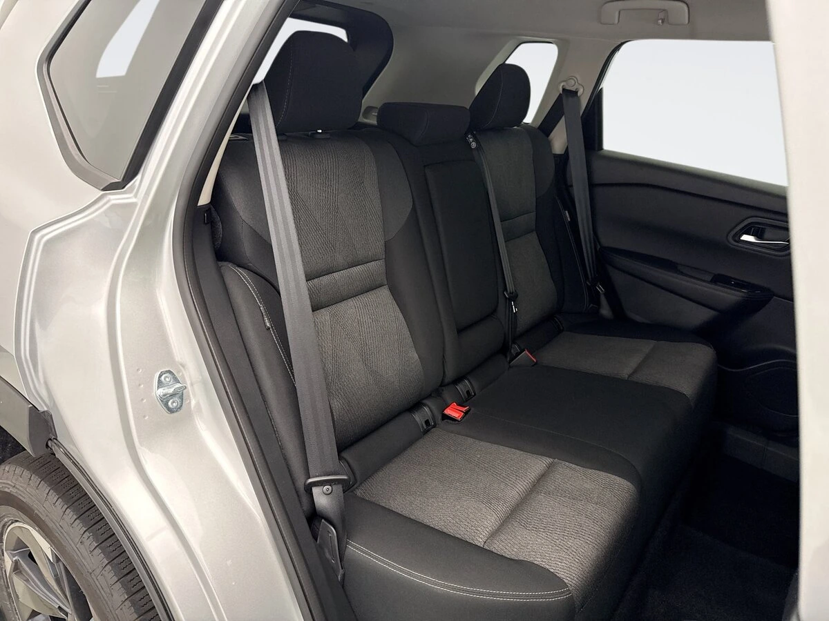 2025 Nissan Rogue SV - Photo 17