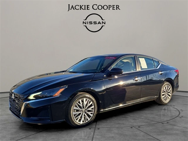 2025 Nissan Altima SV's photo