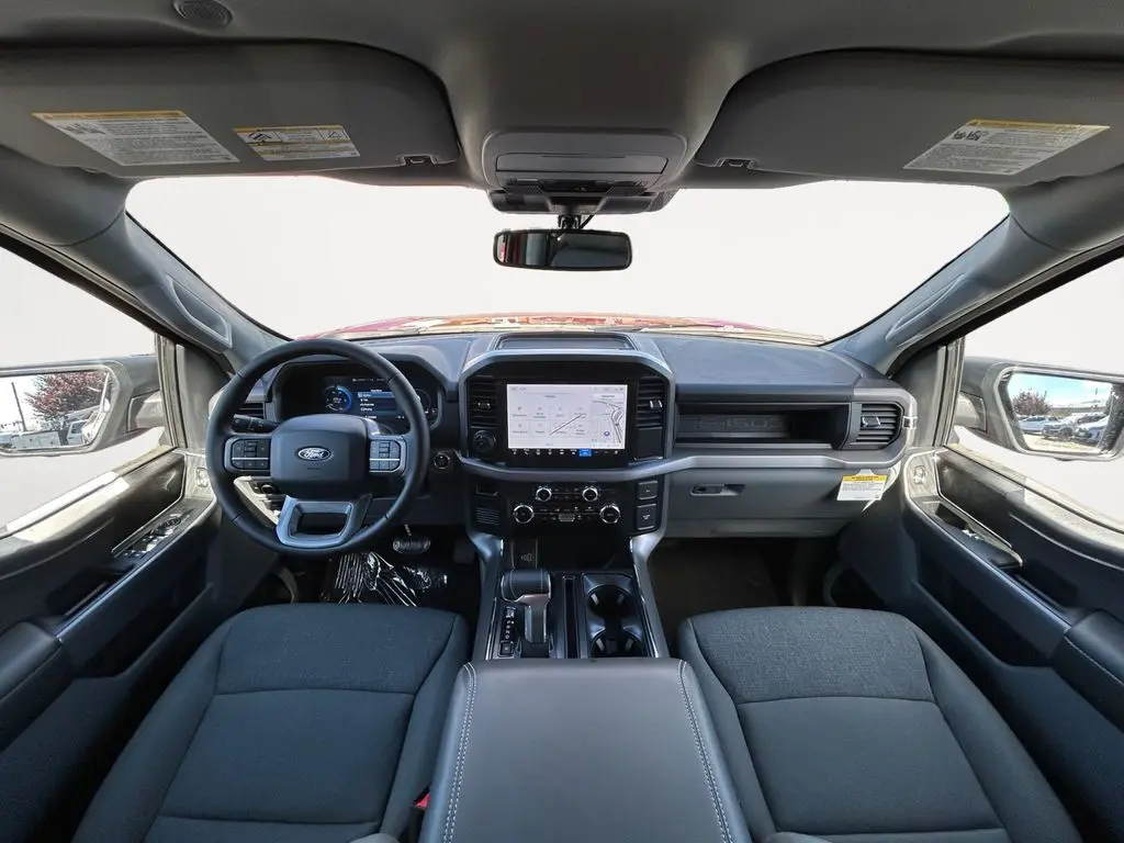 2025 Ford F-150 Lightning XLT photo 13