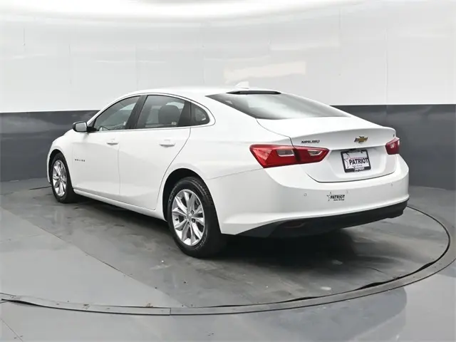 2024 Chevrolet Malibu 1LT photo 4
