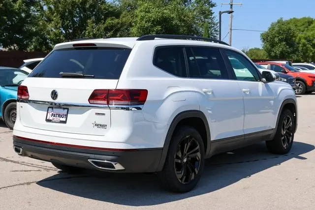 2022 Volkswagen Atlas SE Technology photo 2