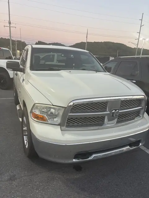 2009 Dodge Ram SLT photo 2