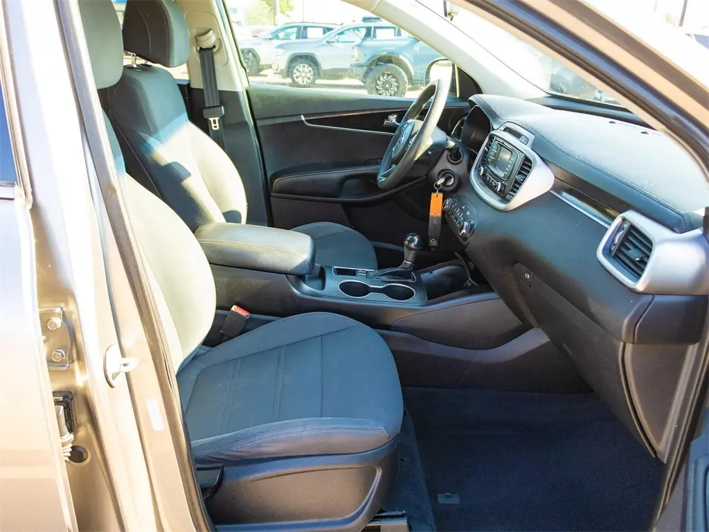 2017 Kia Sorento LX photo 10