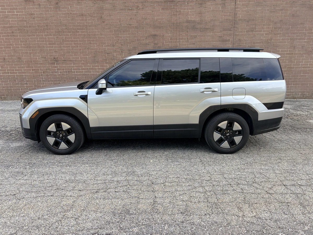 Used 2024 Hyundai Santa Fe SEL HEV with VIN 5NMP2DG12RH005762 for sale in Kansas City