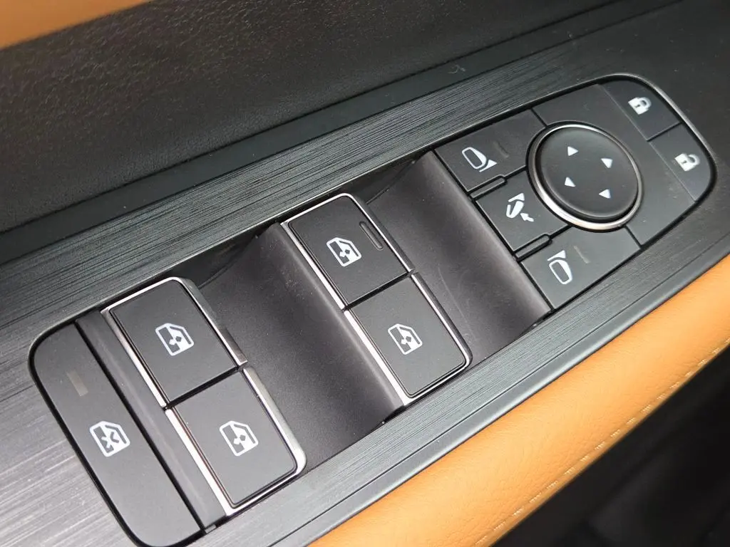 2026 Nissan Armada SL photo 18
