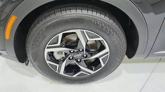 2025 Kia Sportage LX - Photo 32