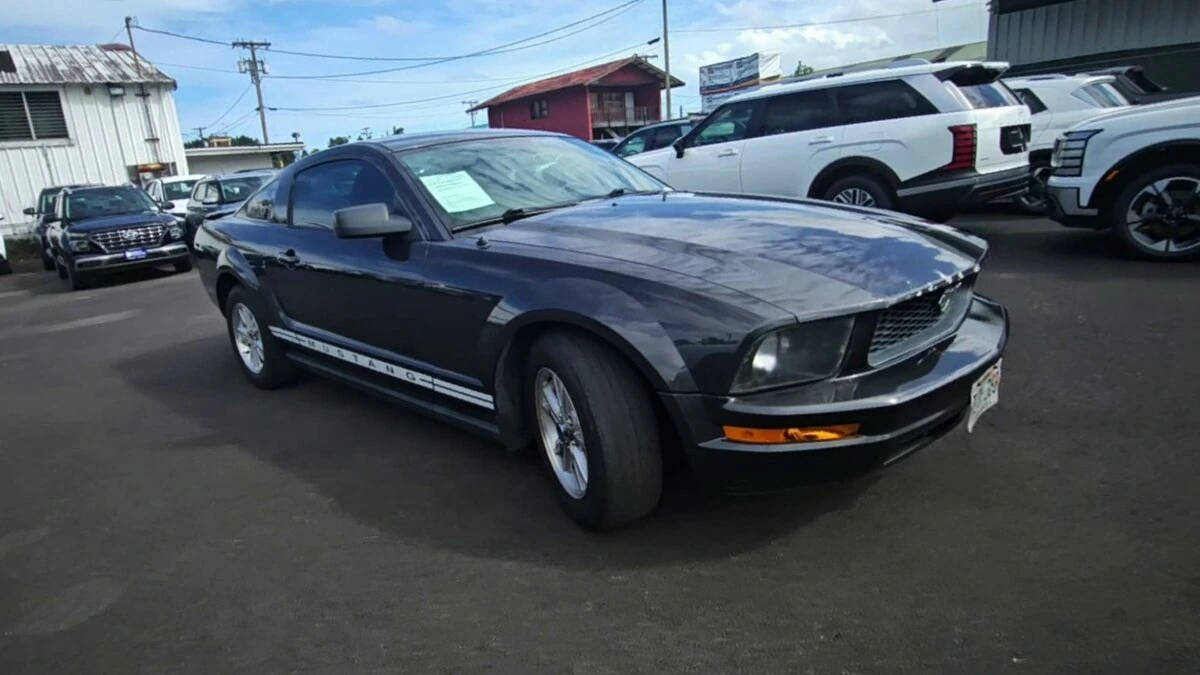 Used 2007 Ford Mustang Premium with VIN 1ZVFT80N275220553 for sale in Kailua-Kona, HI