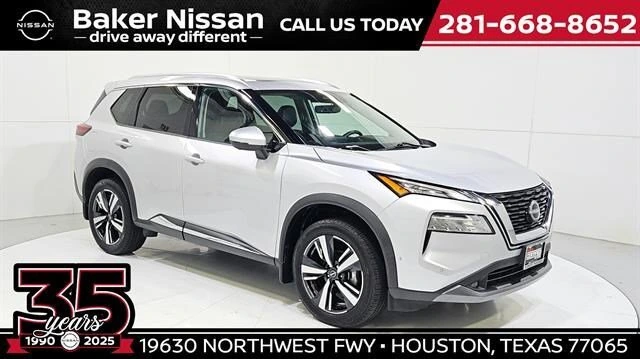 2022 Nissan Rogue SL FWD's photo