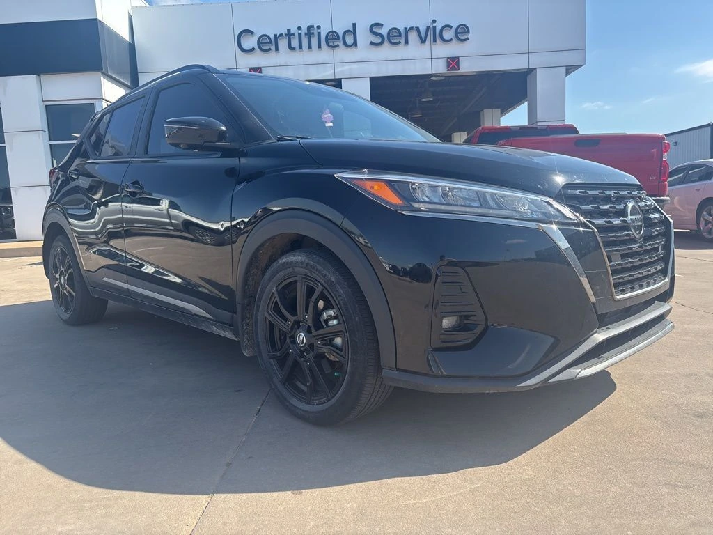 2021 Nissan Kicks SR