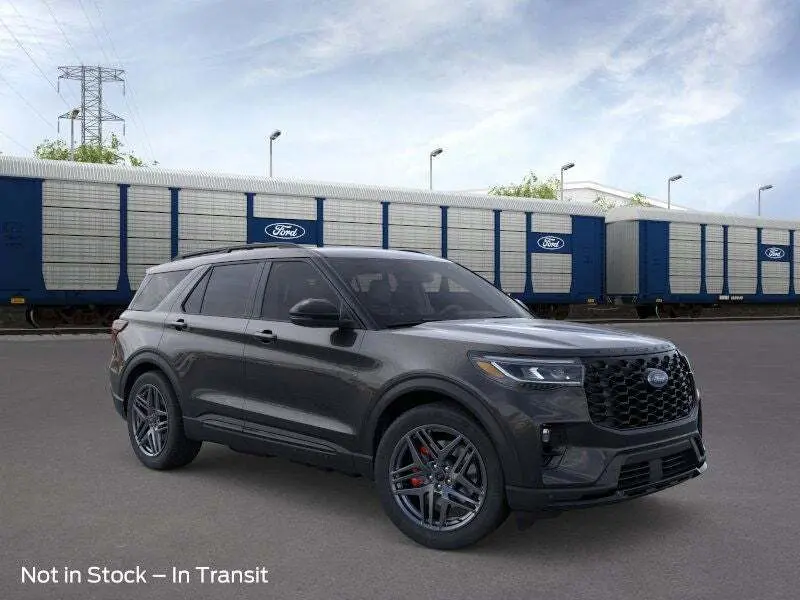 2025 Ford Explorer ST photo 5