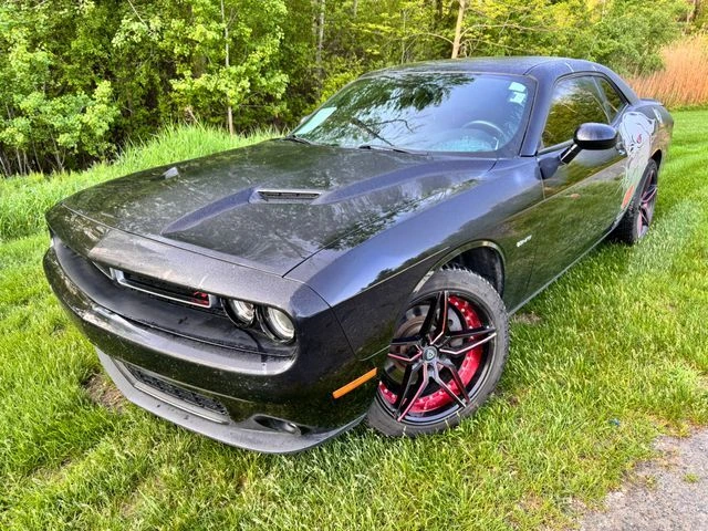 2016 Dodge Challenger R/T Plus's photo