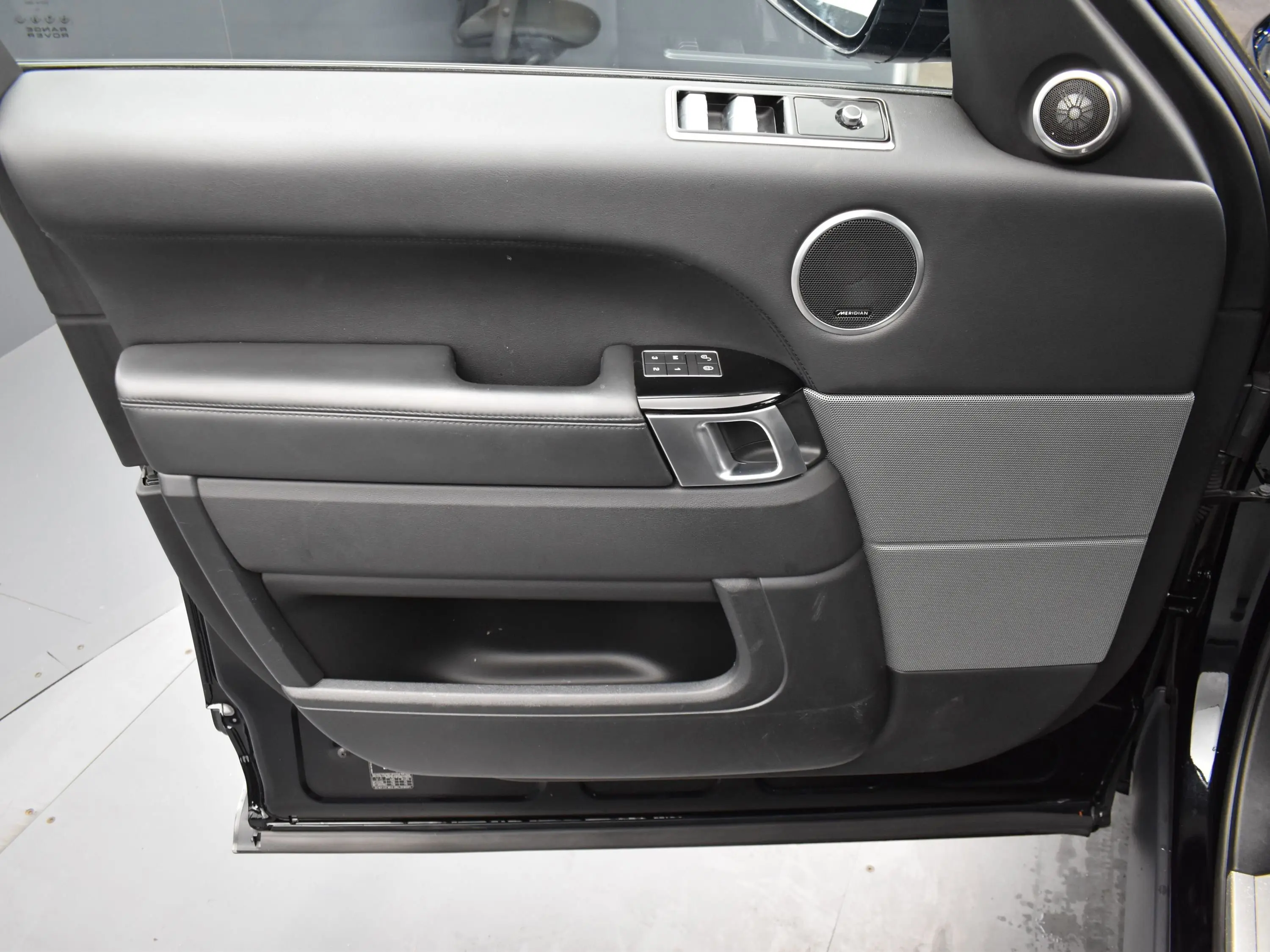 2020 Land Rover Range Rover Sport HSE photo 9
