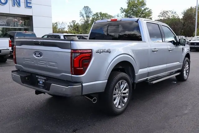 2025 Ford F-150 Lariat photo 3