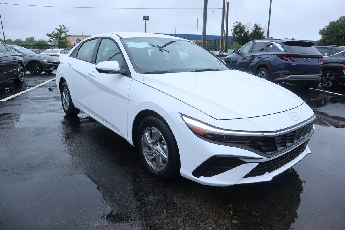 2026 Hyundai Elantra 2.0 SE IVT's photo