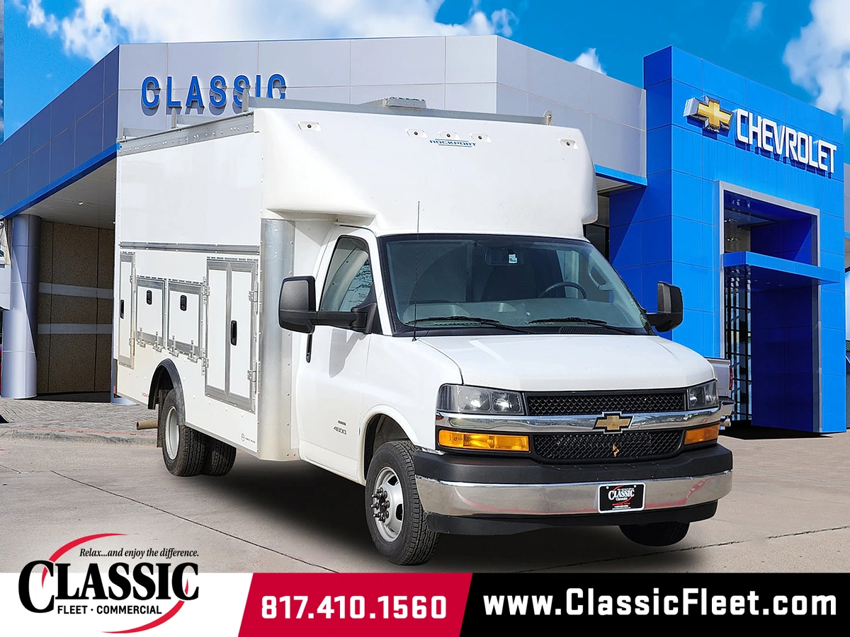 2025 Chevrolet Express Cutaway Base's photo