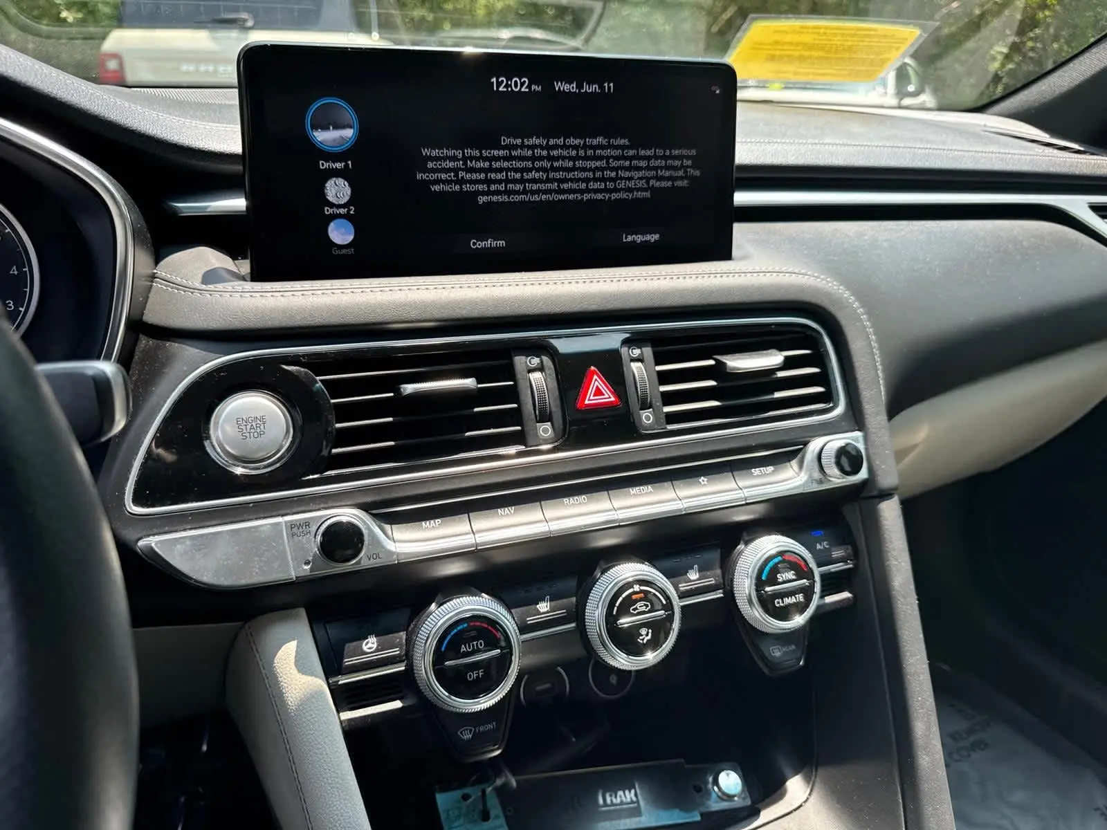 2022 Genesis G70 2.0T photo 26