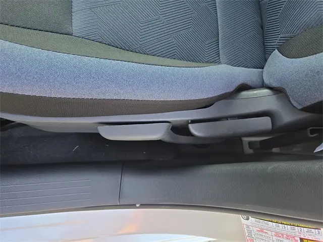 2025 Nissan Versa 1.6 SV photo 27