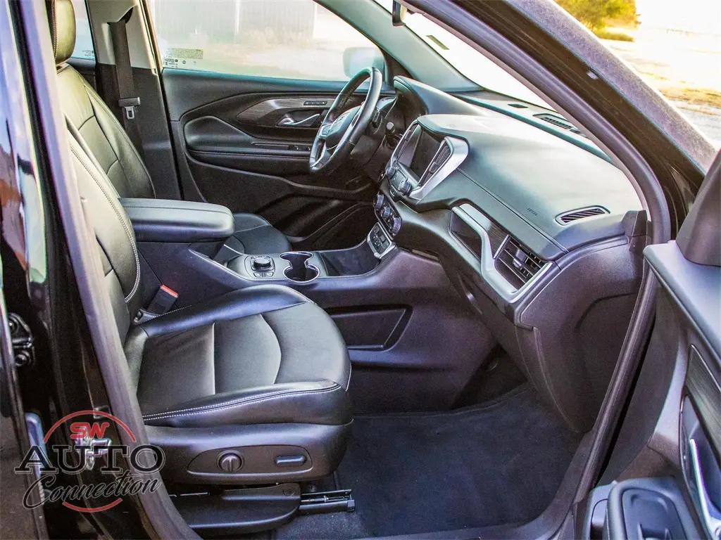 2024 Gmc Terrain SLT photo 9