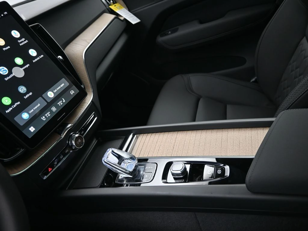 2026 Volvo XC60 Plus - Photo 17