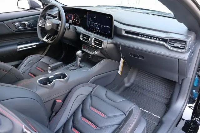 2025 Ford Mustang GT Premium photo 32