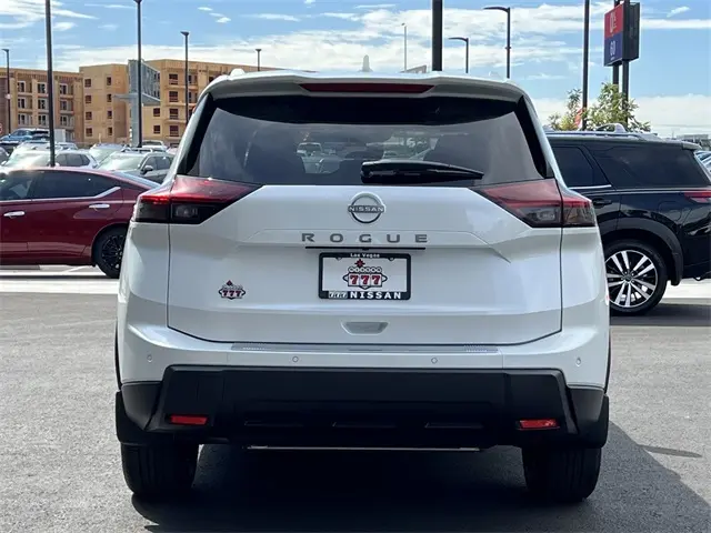 2026 Nissan Rogue SV photo 4