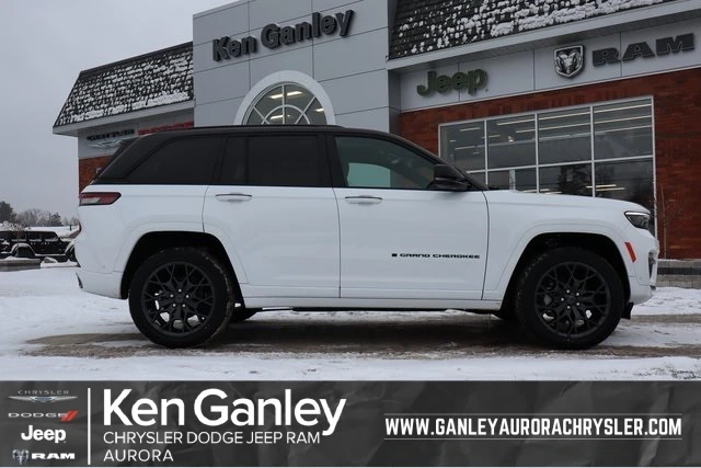 2025 Jeep Grand Cherokee Summit's photo