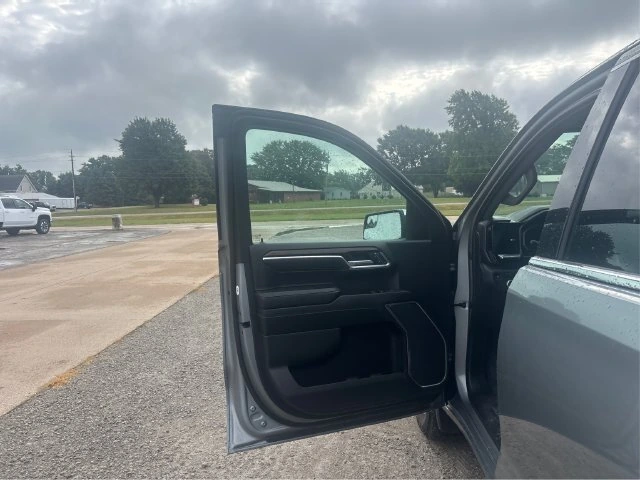 2024 GMC Sierra 1500 SLT - Photo 18