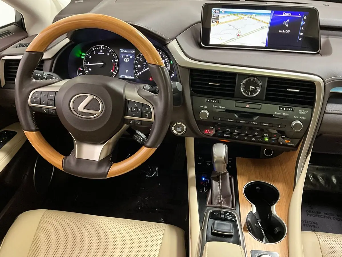 2019 Lexus RX 350L photo 2