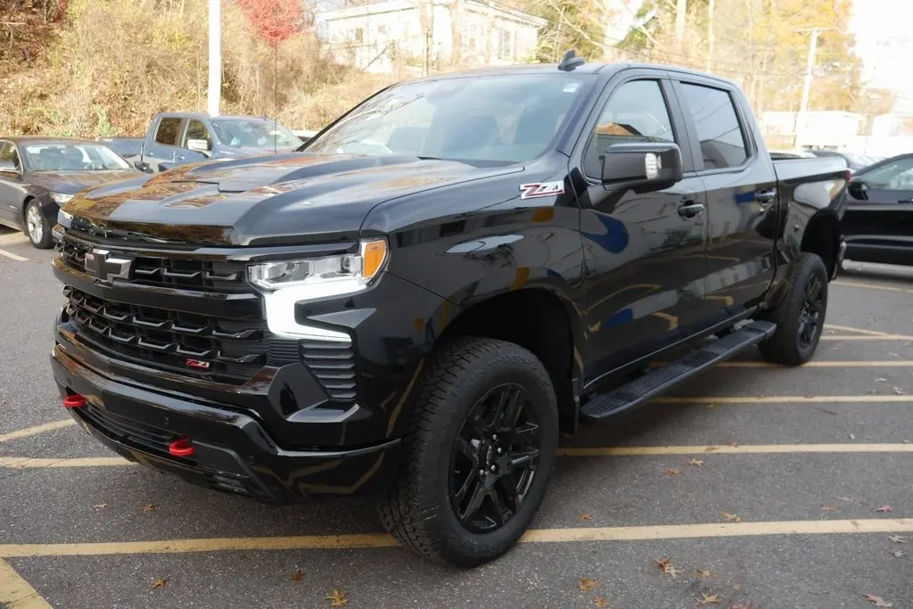 2026 Chevrolet Silverado 1500 LT Trail Boss photo 2