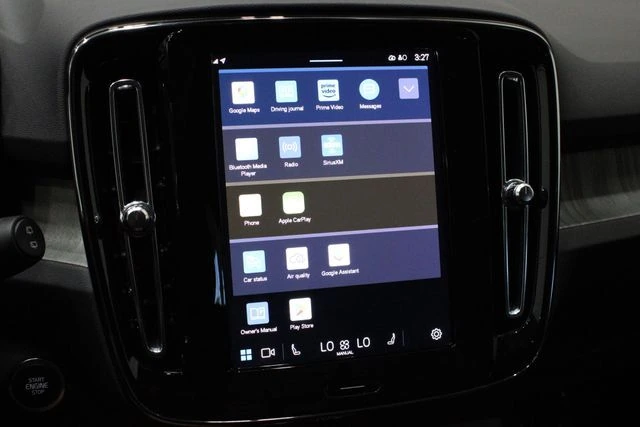 2025 Volvo - image 37